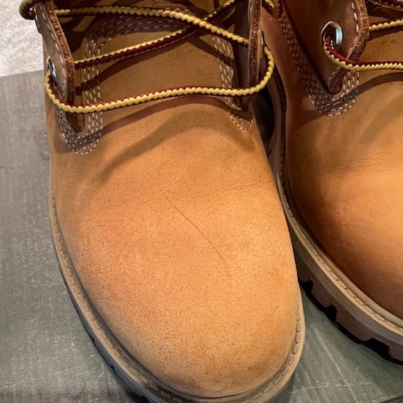 Timberland Boots - Picture 6 of 7